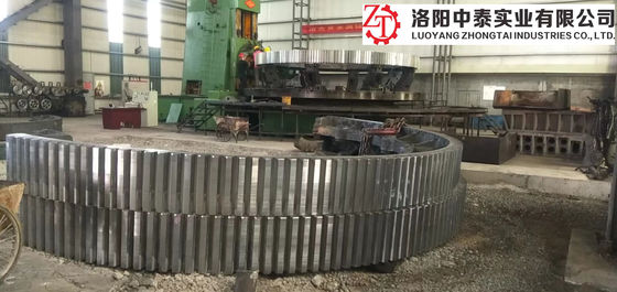 Koło zębate młyna żeliwne Niestandardowe koło zębate o dużej średnicy z pierścieniem obrotowym