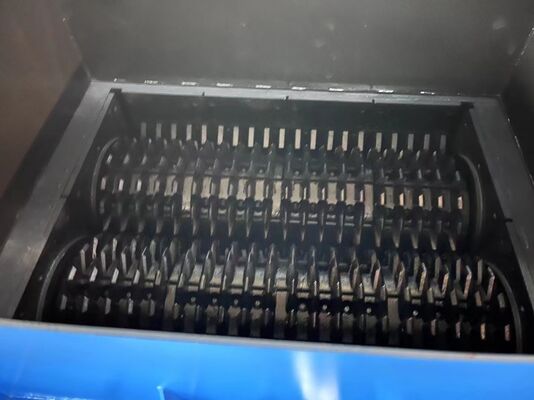 Wysoce adaptacyjny Bezpieczny Niezawodny Łatwy w utrzymaniu Kruszarka walcowa